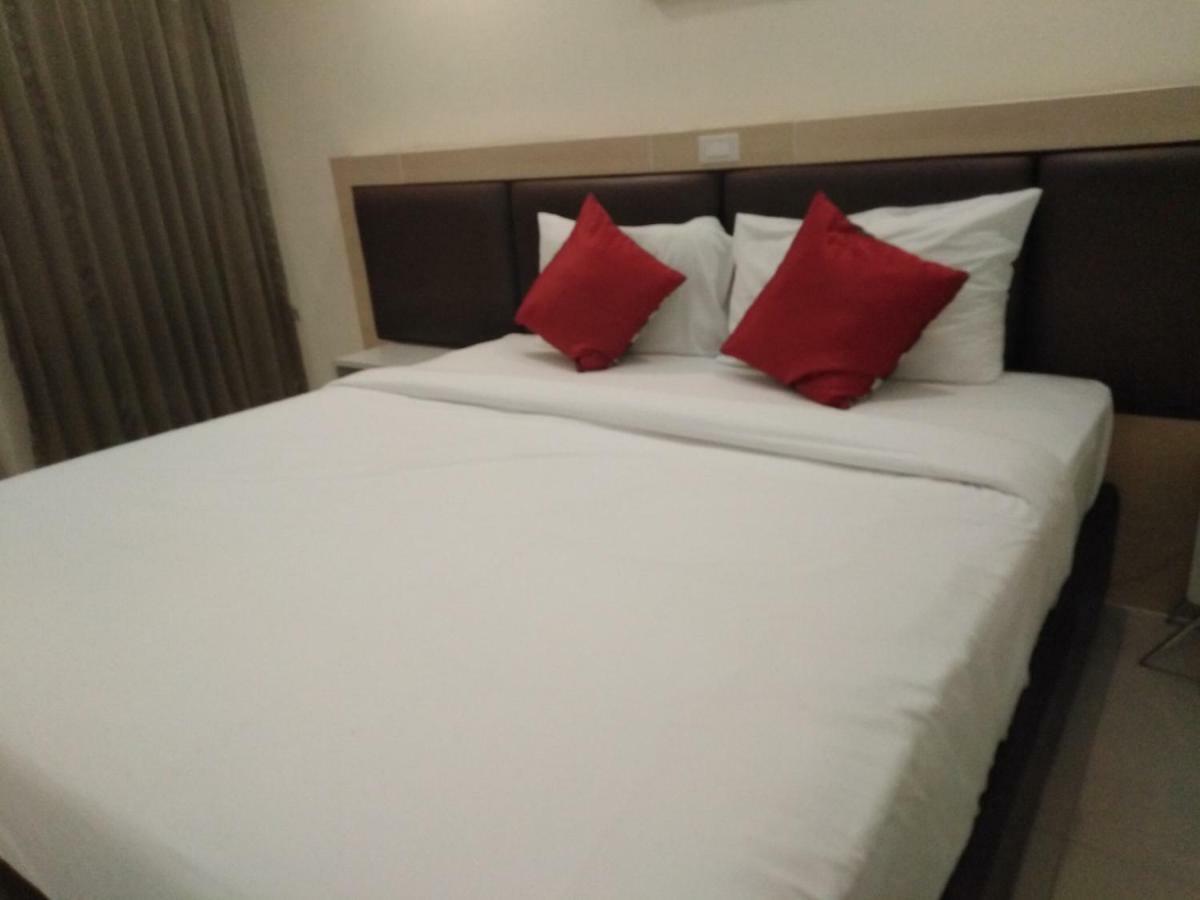 Taragrand Donmuang Airport Hotel Ban Rangsit Bagian luar foto